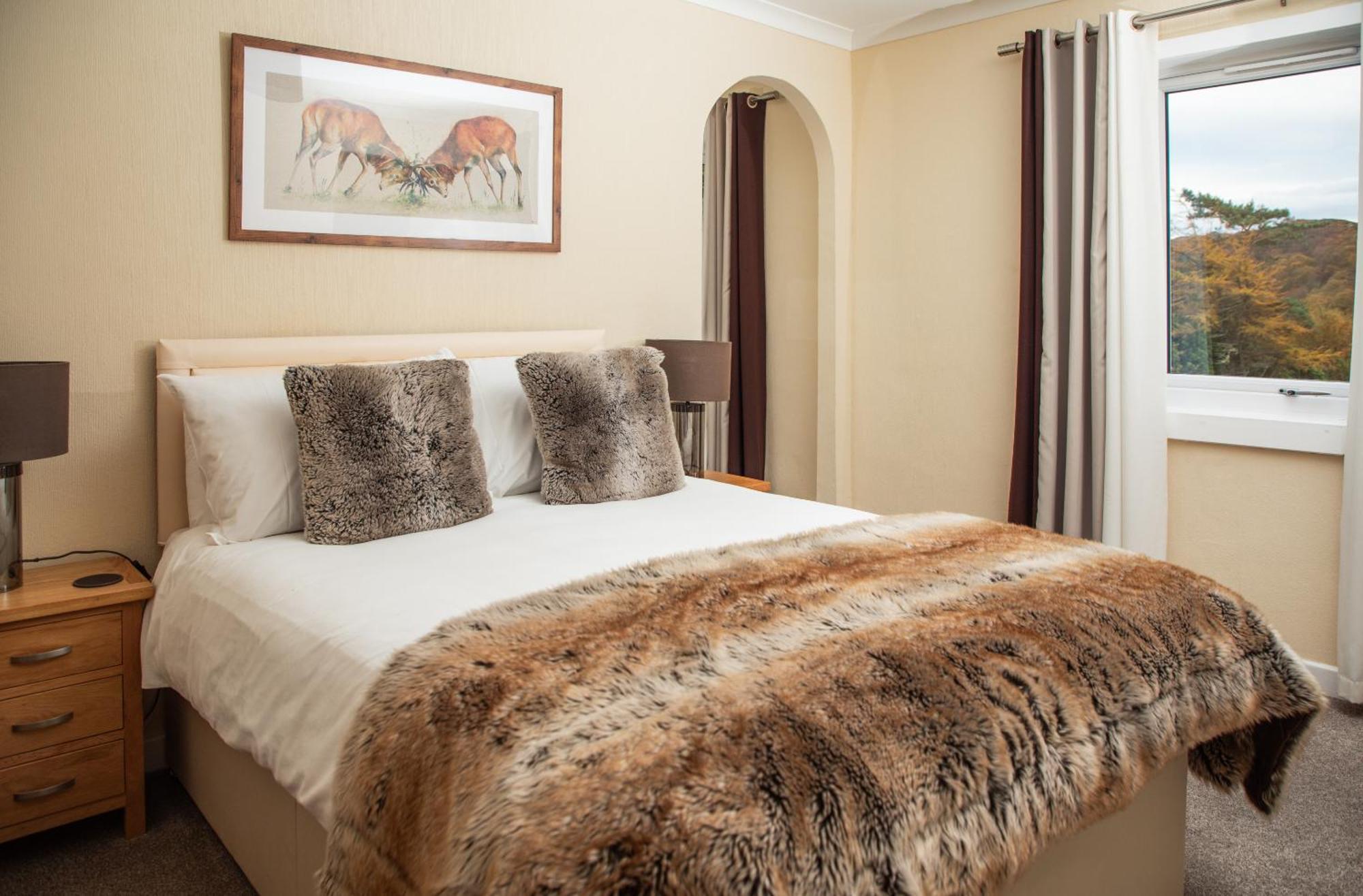 The Rhiconich Hotel Кинлохберви Экстерьер фото